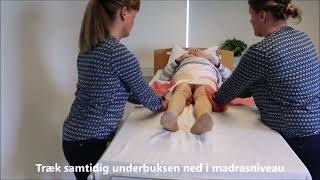 Vejledning til at tage underbukser af med spilerdug trin 2